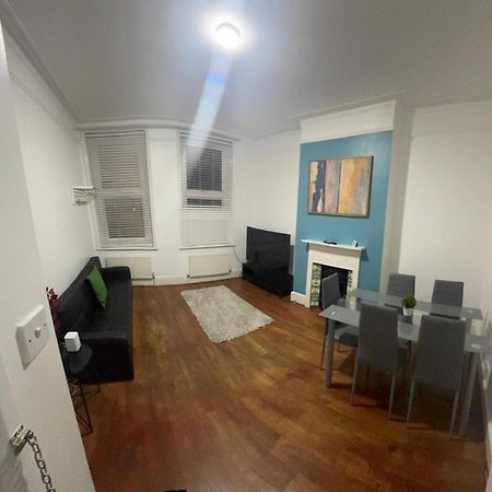 Cricklewood Broadway Guest Home Londra Esterno foto
