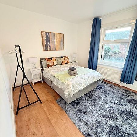 Cricklewood Broadway Guest Home Londra Esterno foto