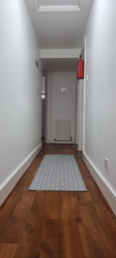 Cricklewood Broadway Guest Home Londra Esterno foto