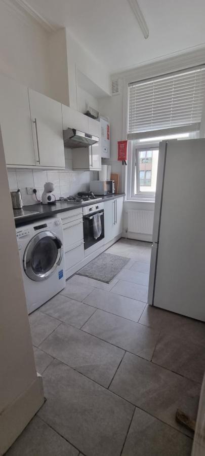 Cricklewood Broadway Guest Home Londra Esterno foto