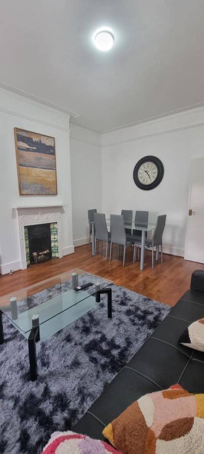 Cricklewood Broadway Guest Home Londra Esterno foto