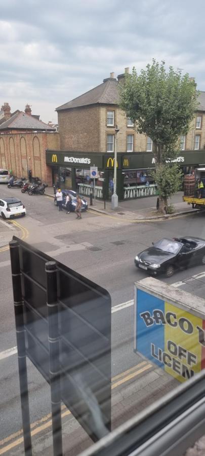 Cricklewood Broadway Guest Home Londra Esterno foto