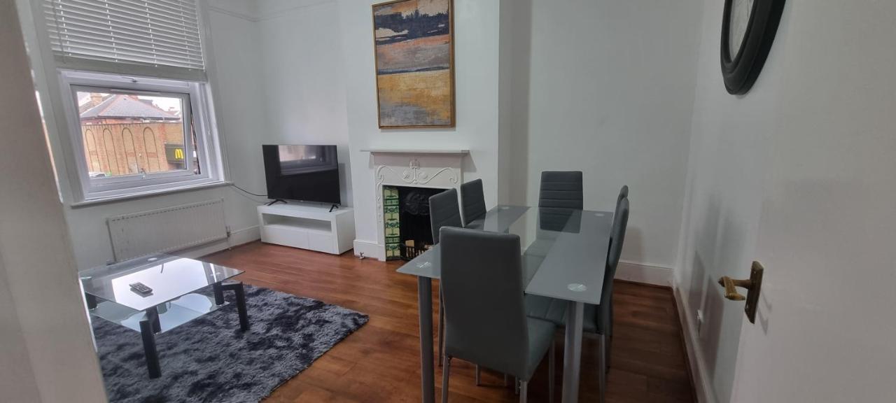 Cricklewood Broadway Guest Home Londra Esterno foto