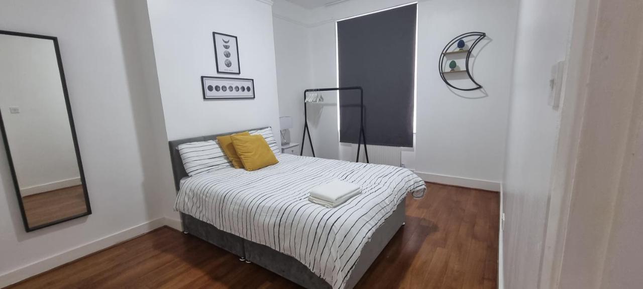 Cricklewood Broadway Guest Home Londra Esterno foto