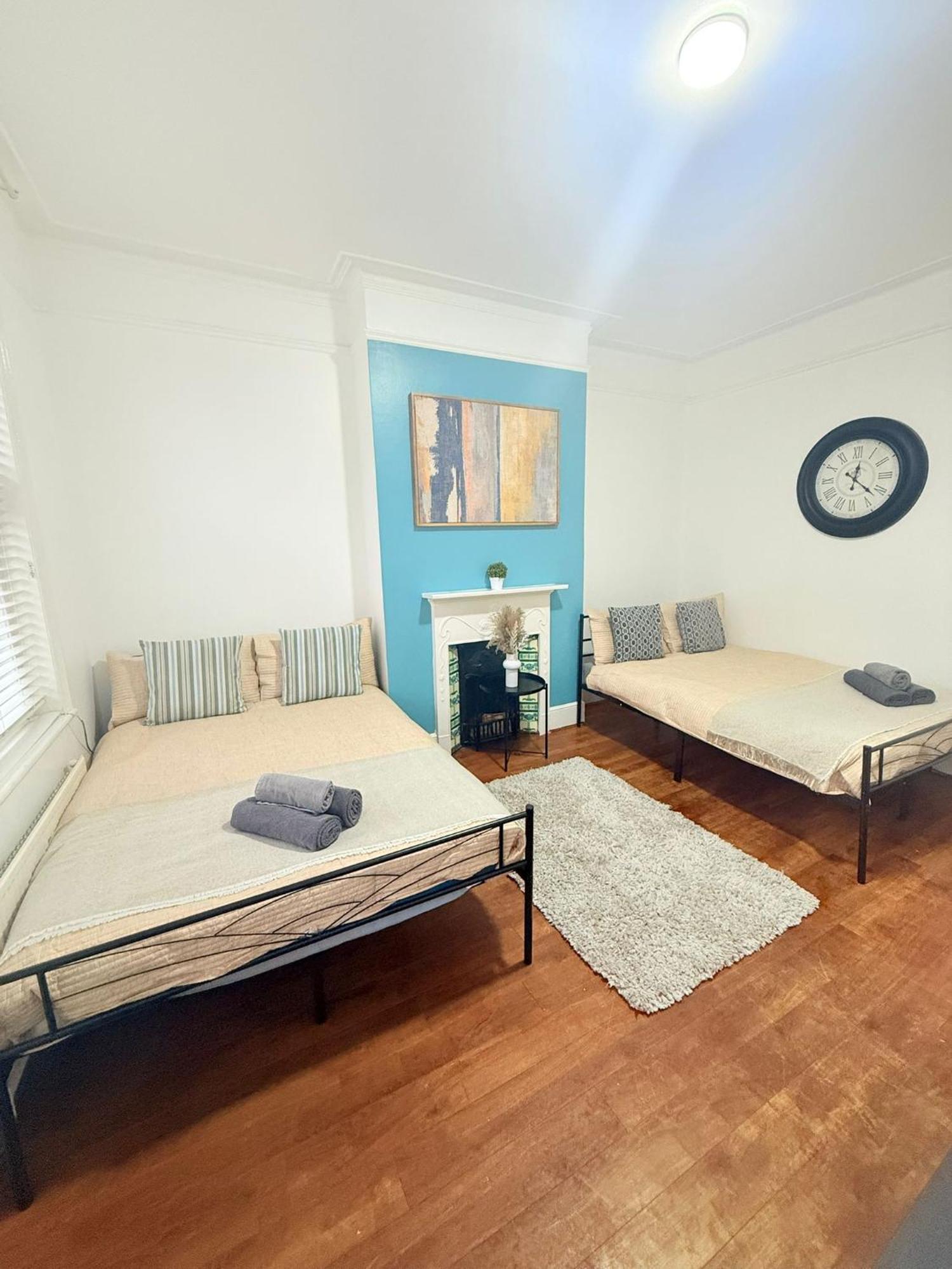 Cricklewood Broadway Guest Home Londra Esterno foto