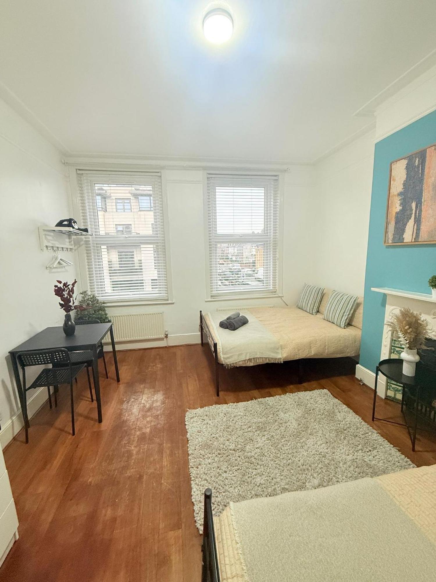 Cricklewood Broadway Guest Home Londra Esterno foto